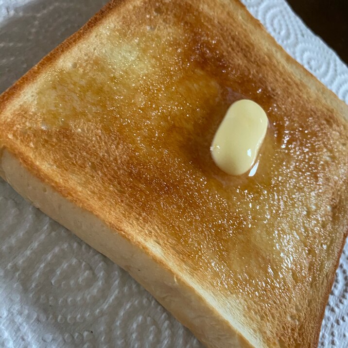 手作りバターで蜂蜜トースト